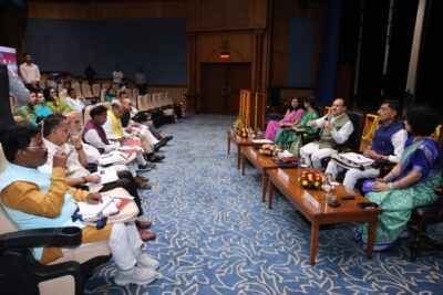 Hon'ble Union Minister of Health & Family Welfare Shri J P Nadda chaired a meeting on TB Mukt Bharat Abhiyaan with Hon'ble MPs of Jharkhand & Odhisha